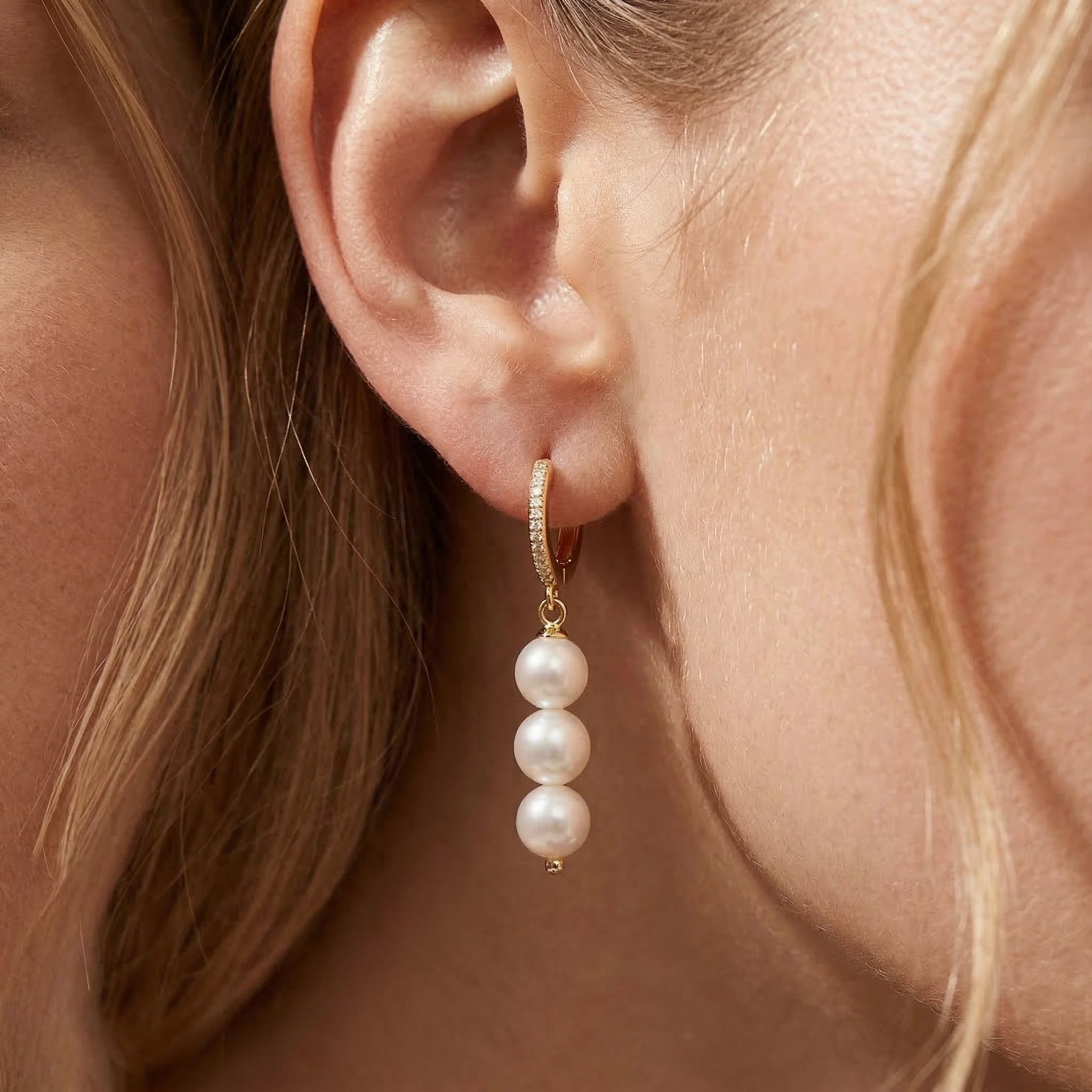 Maja Pearl Earrings