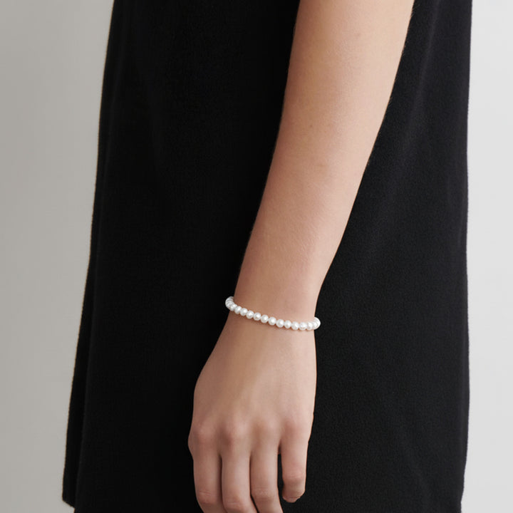 Carrie Pearl Bracelet