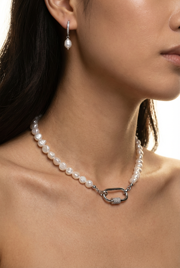 New Taylor Necklace (Silver) + Lou Silver Pearl Earrings