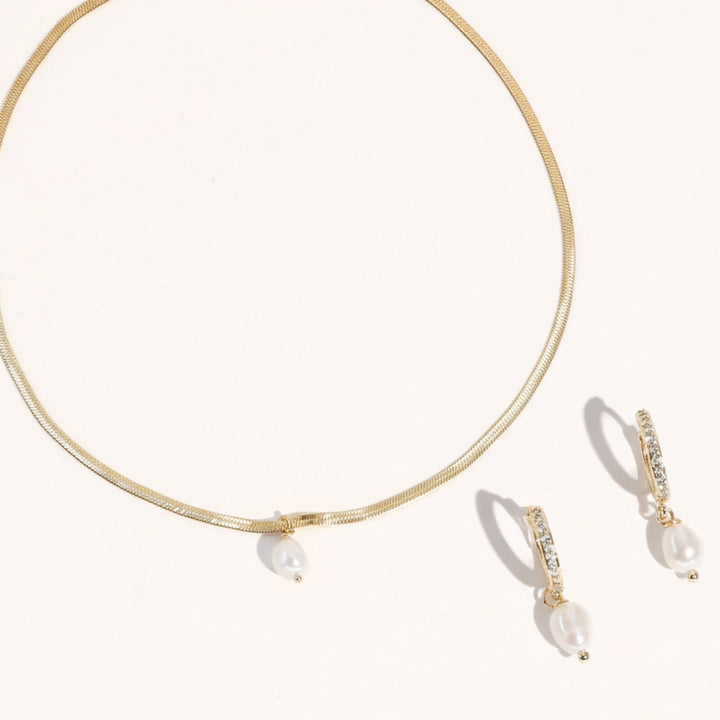 Juliet & Layla Pearl Jewelry Set