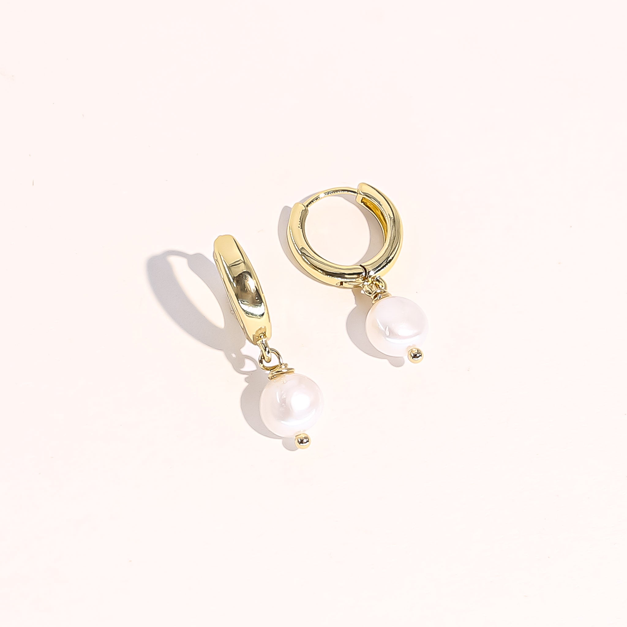 アクセサリー GIGI Baby pearl earrings b03e69321af7ee02a1619ab8362635