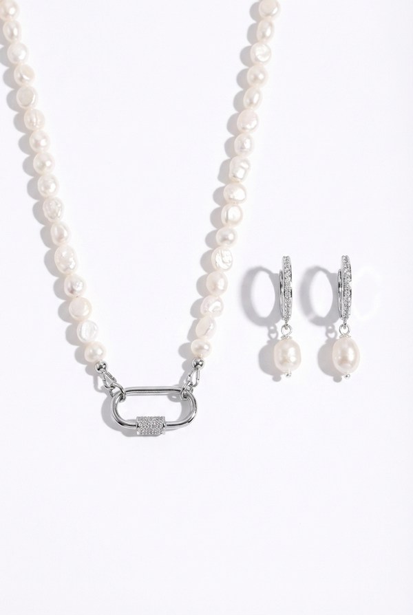 New Taylor Necklace (Silver) + Lou Silver Pearl Earrings